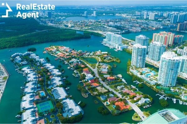 aerial view of sunny isles beach
