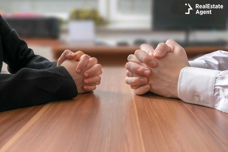 hand vs hand