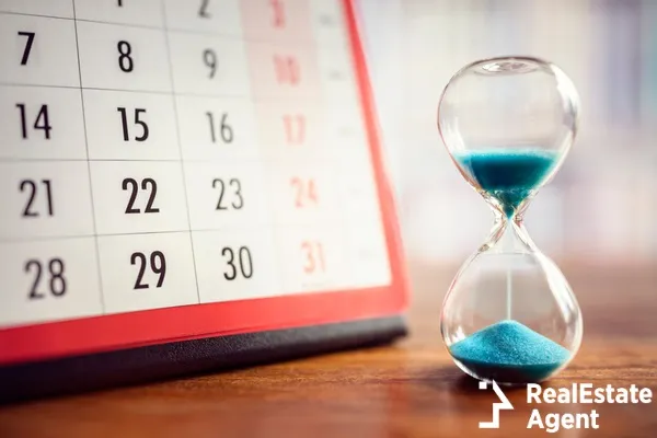 hour glass calendar concept for time