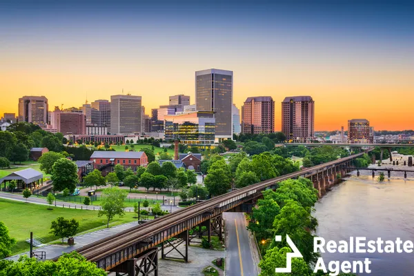 richmond virginia skyline view in the evening