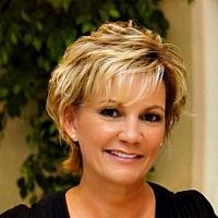 Janette Schafer real estate agent