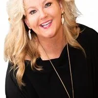 Jennifer Bradshaw real estate agent