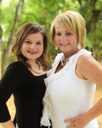 Mary  Evans & Chelsea Roberts real estate agent