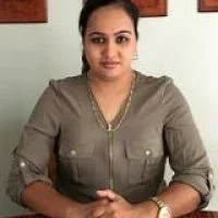 Usha Hanif real estate agent