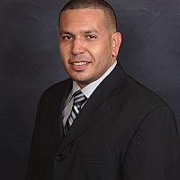 Robert Cruz real estate agent