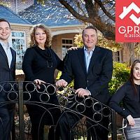 North  Vine real estate agent