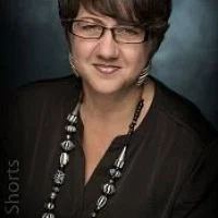 Laura Bloomer image