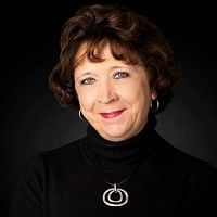 Janet  Stanek real estate agent