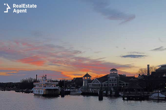 Alexandria, Virginia waterfront property view