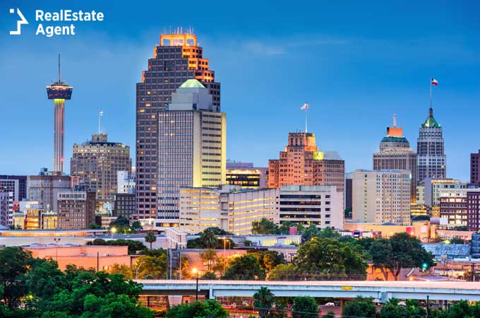 image of downtown area of San Antonio Texas