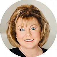 Laurie  Sandoval real estate agent